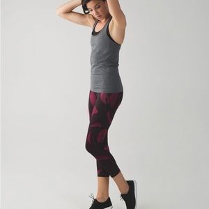 Lululemon All Sport Crop
Back Spin Stroke Dashing Purple Black size 4